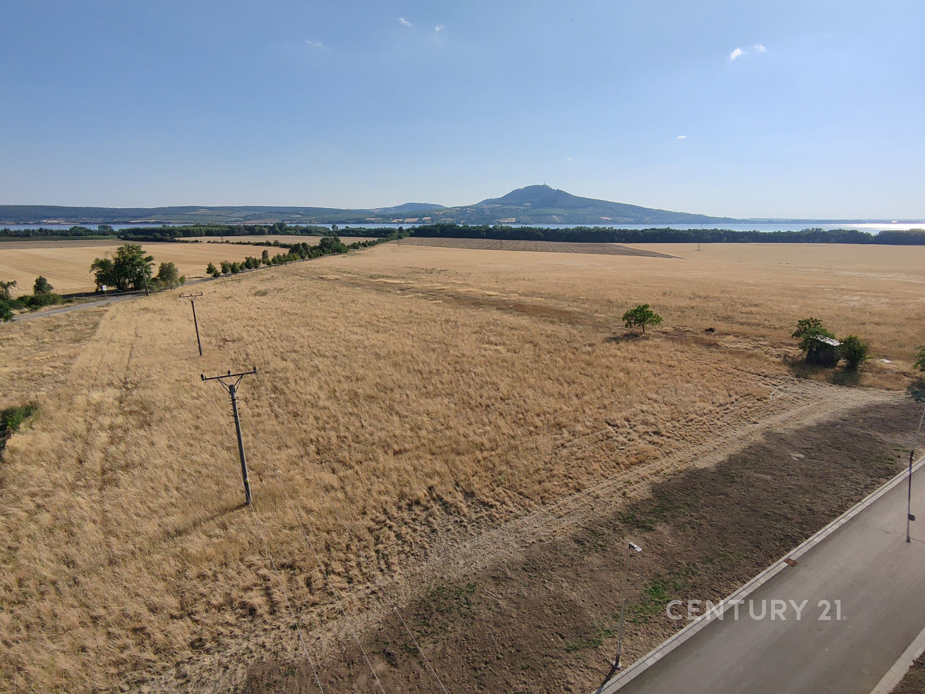 Prodej stavebního pozemku 1 765 m² – fotografie 4