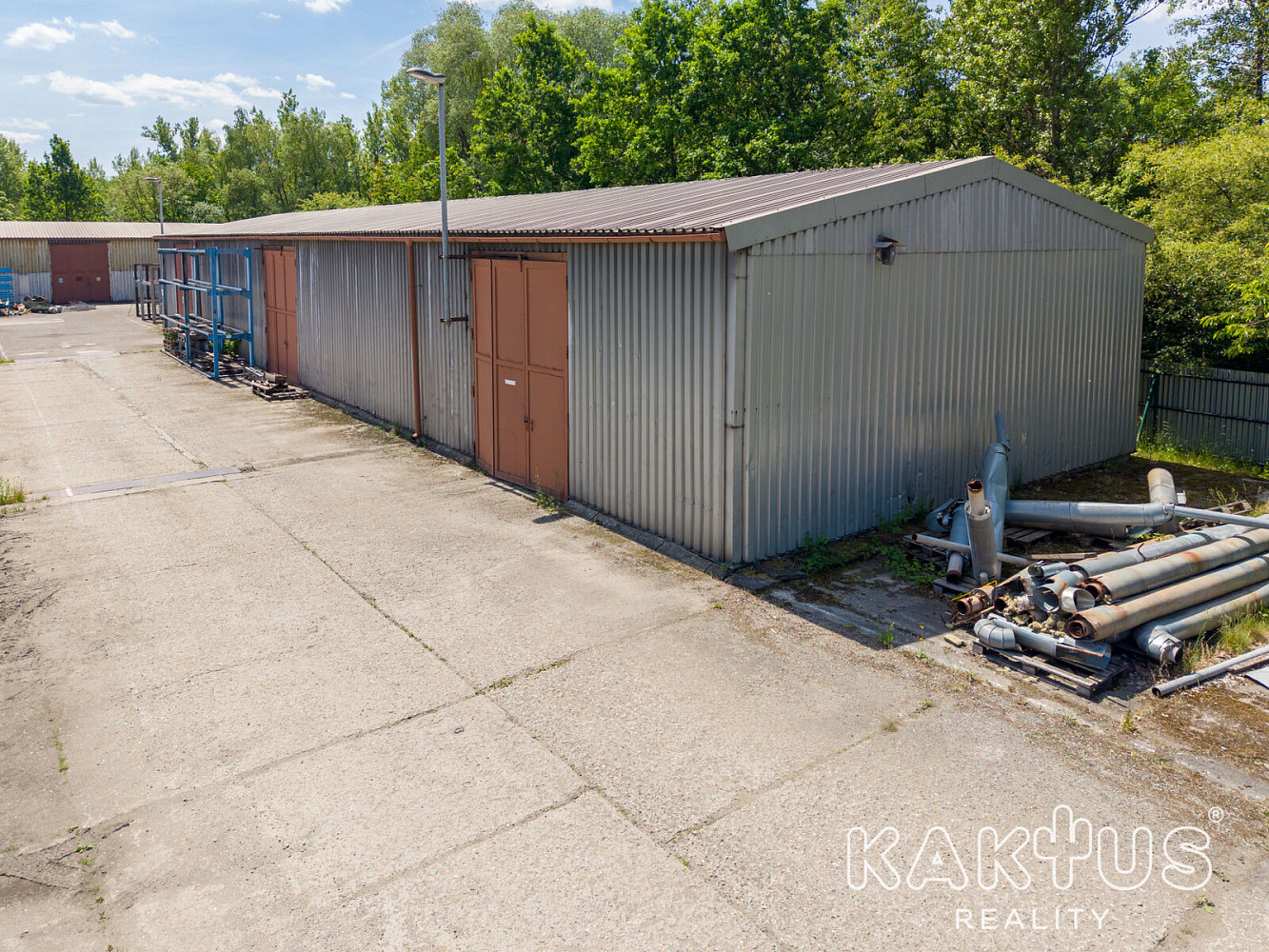 Pronájem skladovacích prostor 400 m²