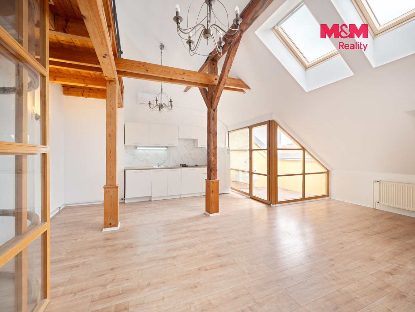 Pronájem bytu 3+kk 104 m² – pohled 2