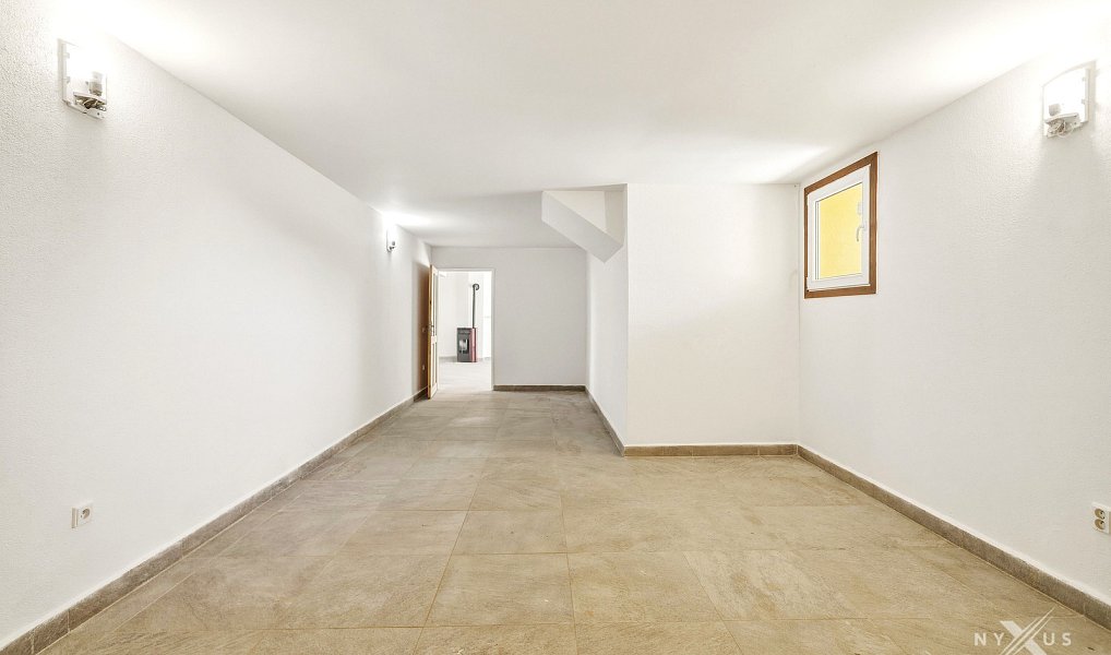 Prodej domu 375 m² s pozemkem 317 m², Černolice – náhled fotky 12