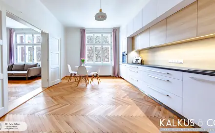 Prodej bytu 4+kk 95 m², třída Karla IV., Hradec Králové