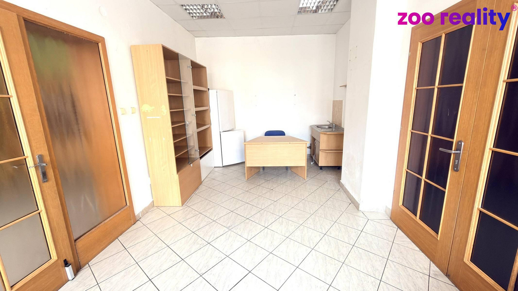 Pronájem obchodních prostor 320 m² – fotografie 3