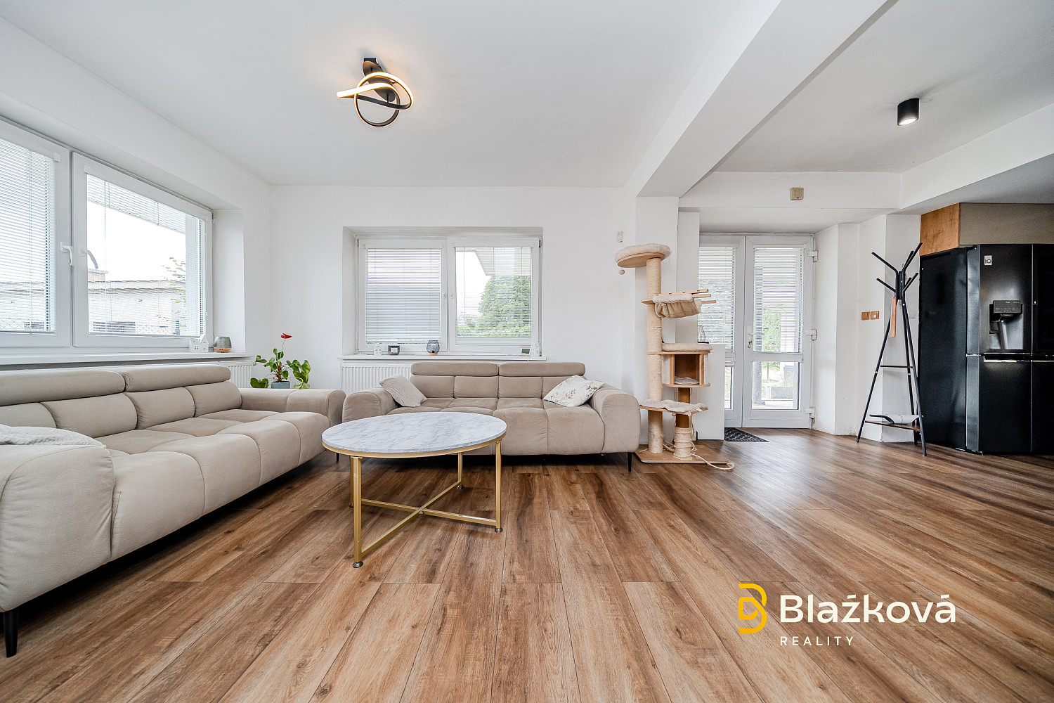 Prodej domu 275 m² s pozemkem 799 m² – fotografie 2