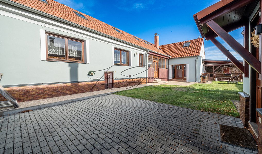 Prodej ubytovacího objektu 208 m², Dráchov – náhled fotky 15