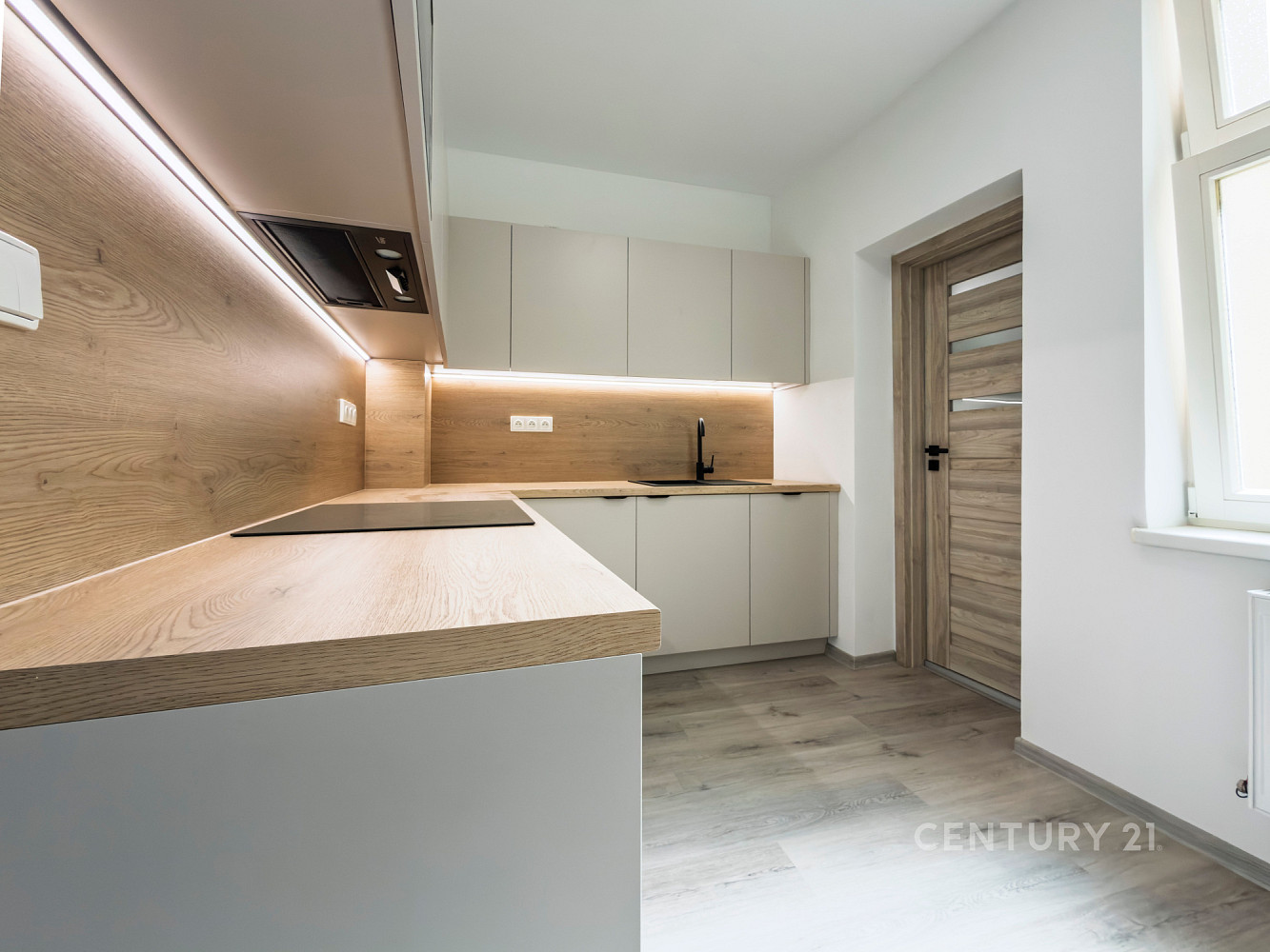 Pronájem bytu 2+1 44 m² – fotografie 3