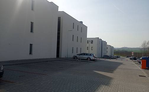 Pronájem parkovacích stání ulice Maxima Gorkého - Vyškov, Maxima Gorkého, Vyškov - Dědice