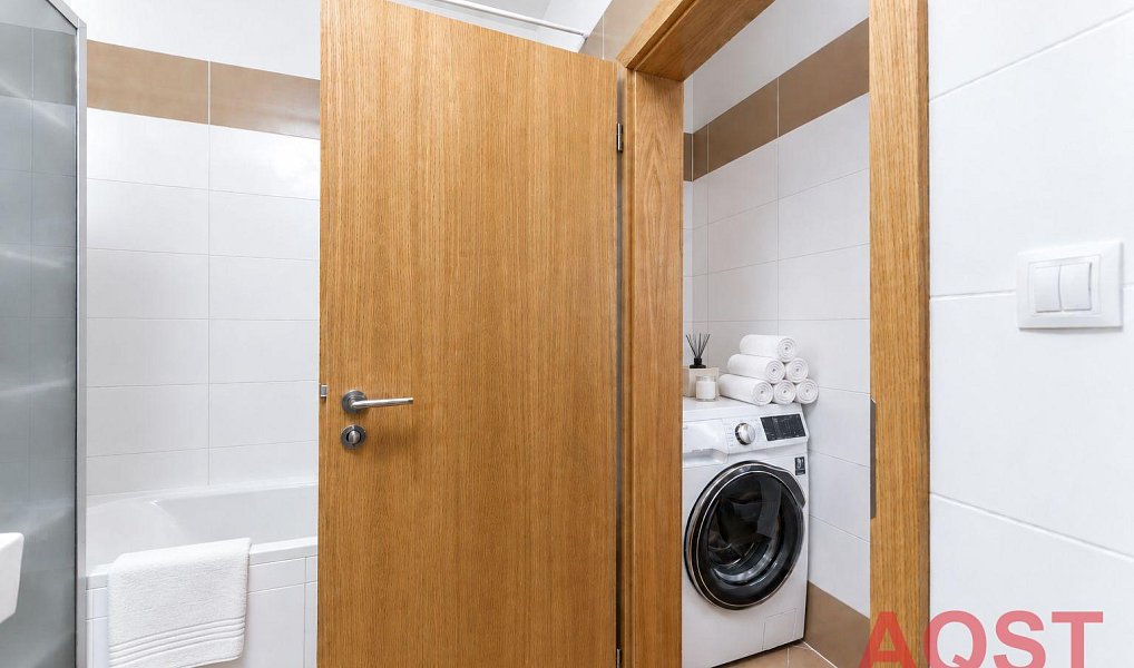 Prodej bytu 1+kk 43 m², Praha – náhled fotky 16
