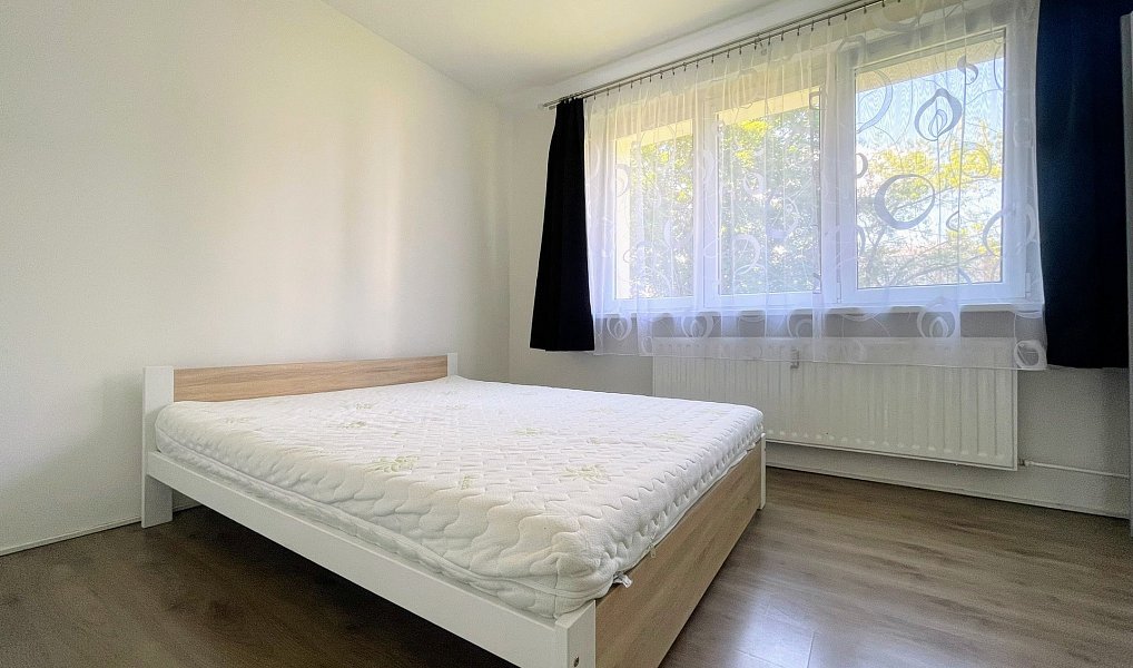 Pronájem bytu 2+kk 43 m², Cvikov – náhled fotky 2