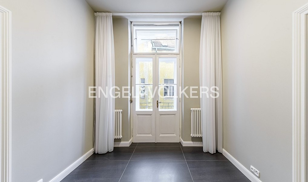 Pronájem bytu 6+kk 285 m², Praha – náhled fotky 11
