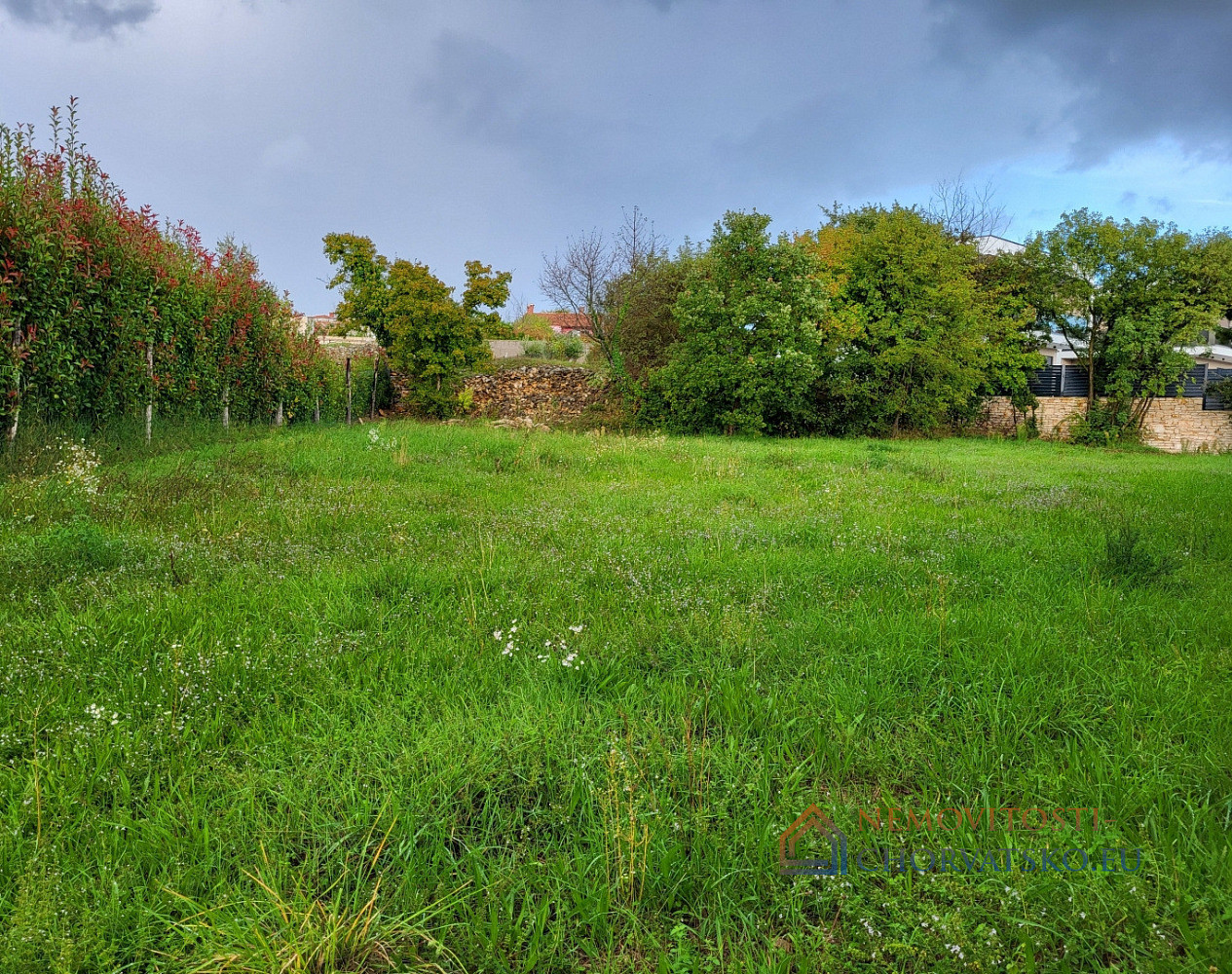 Prodej stavebního pozemku 897 m² - View 5