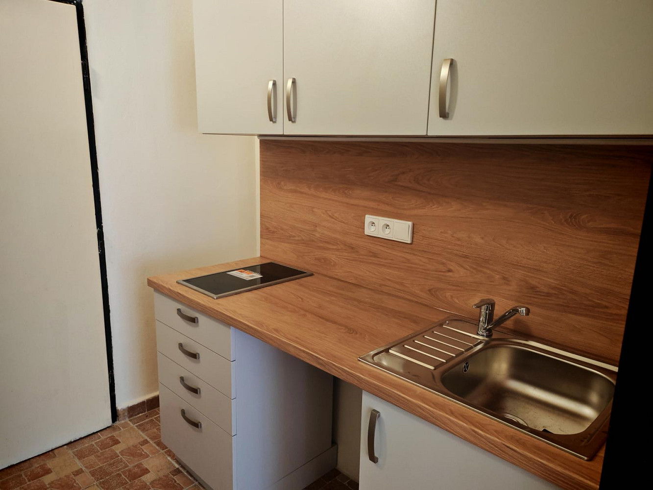 Pronájem bytu 1+kk 32 m² – fotografie 3
