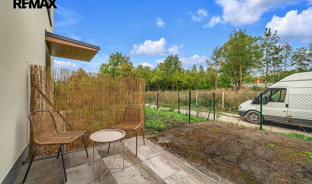 Pronájem bytu 1+kk 25 m², Milovice – náhled fotky 3