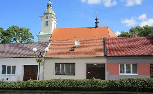 Prodej domu 171 m² s pozemkem 689 m², náměstí Svobody, Bzenec, okres Hodonín