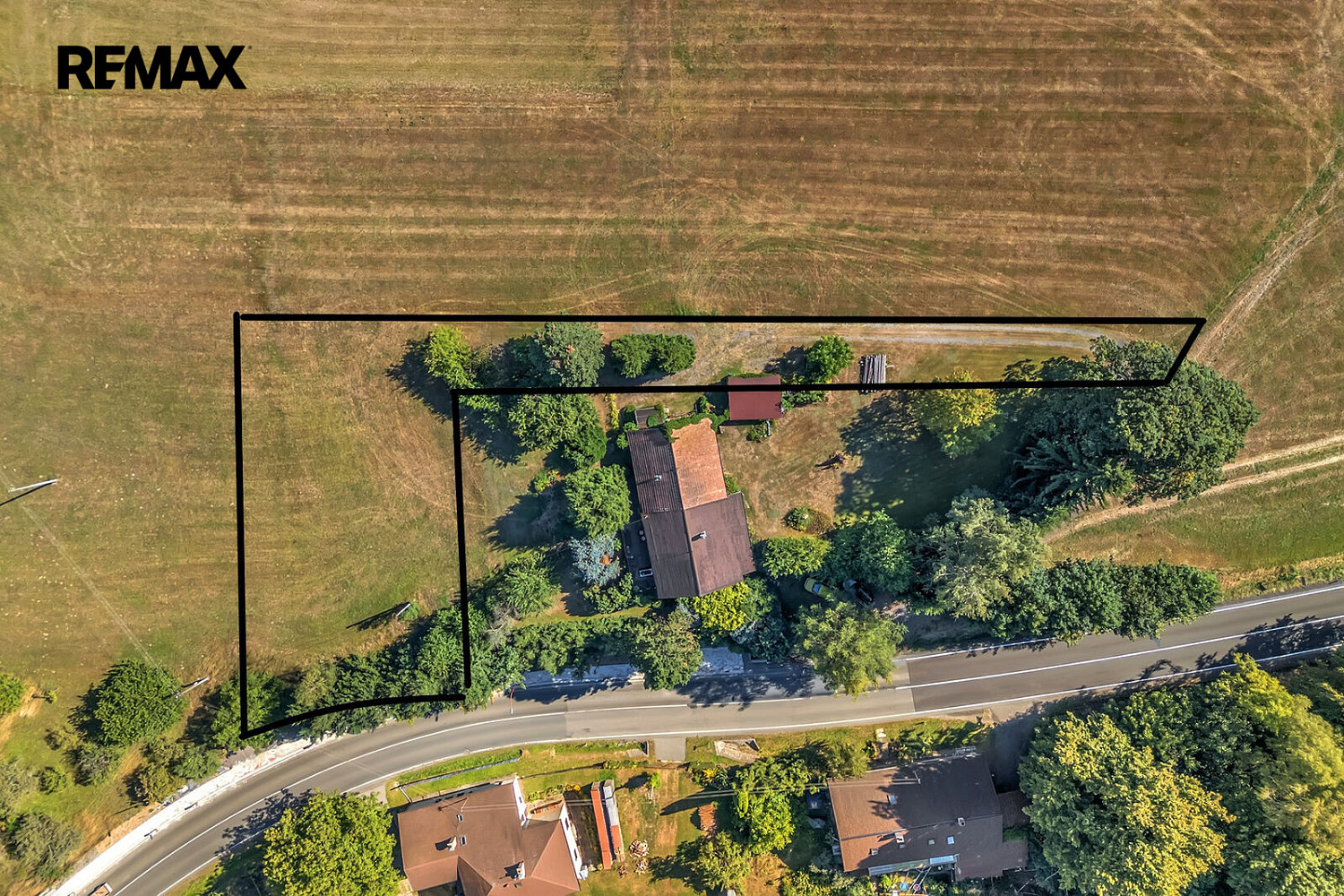 Prodej stavebního pozemku 1 779 m² – fotografie 2