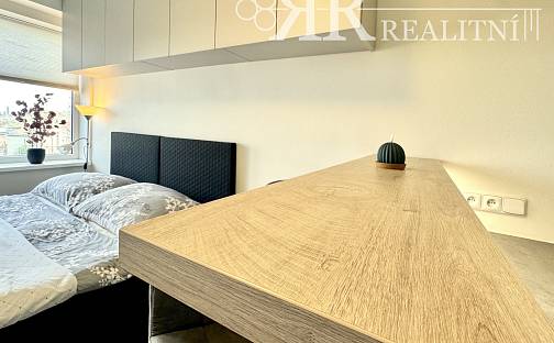 Prodej bytu 1+kk 24 m², Peroutkova, Praha 5