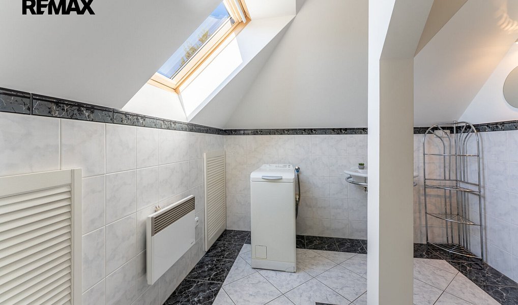 Prodej domu 210 m² s pozemkem 385 m², Praha – náhled fotky 22