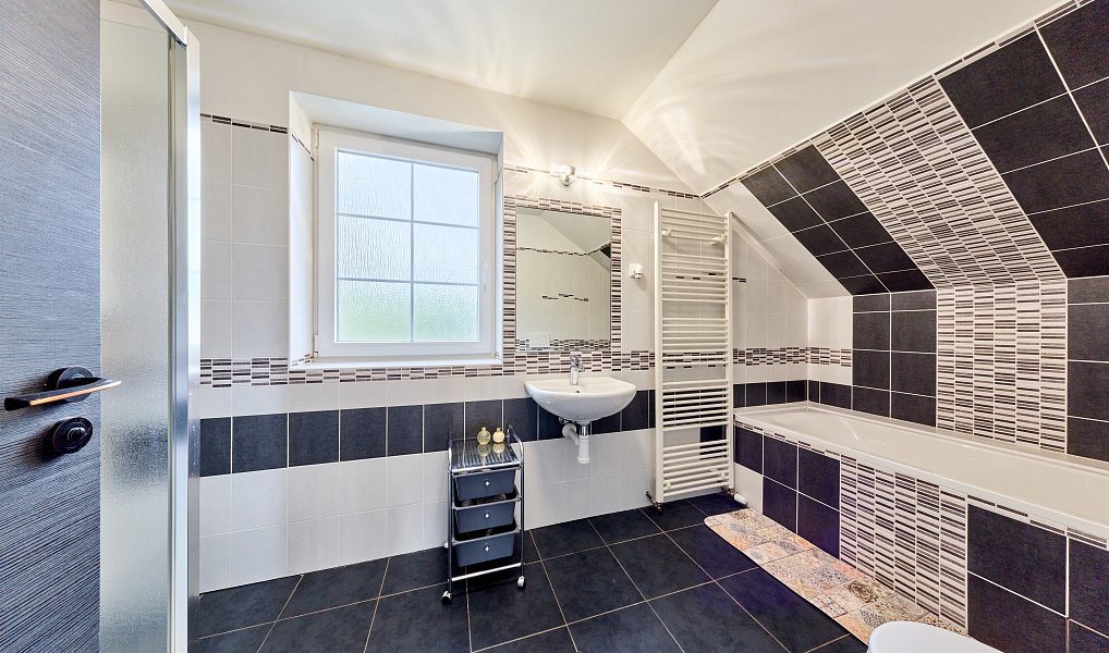 Prodej domu 141 m² s pozemkem 826 m², Mladé Buky – náhled fotky 13