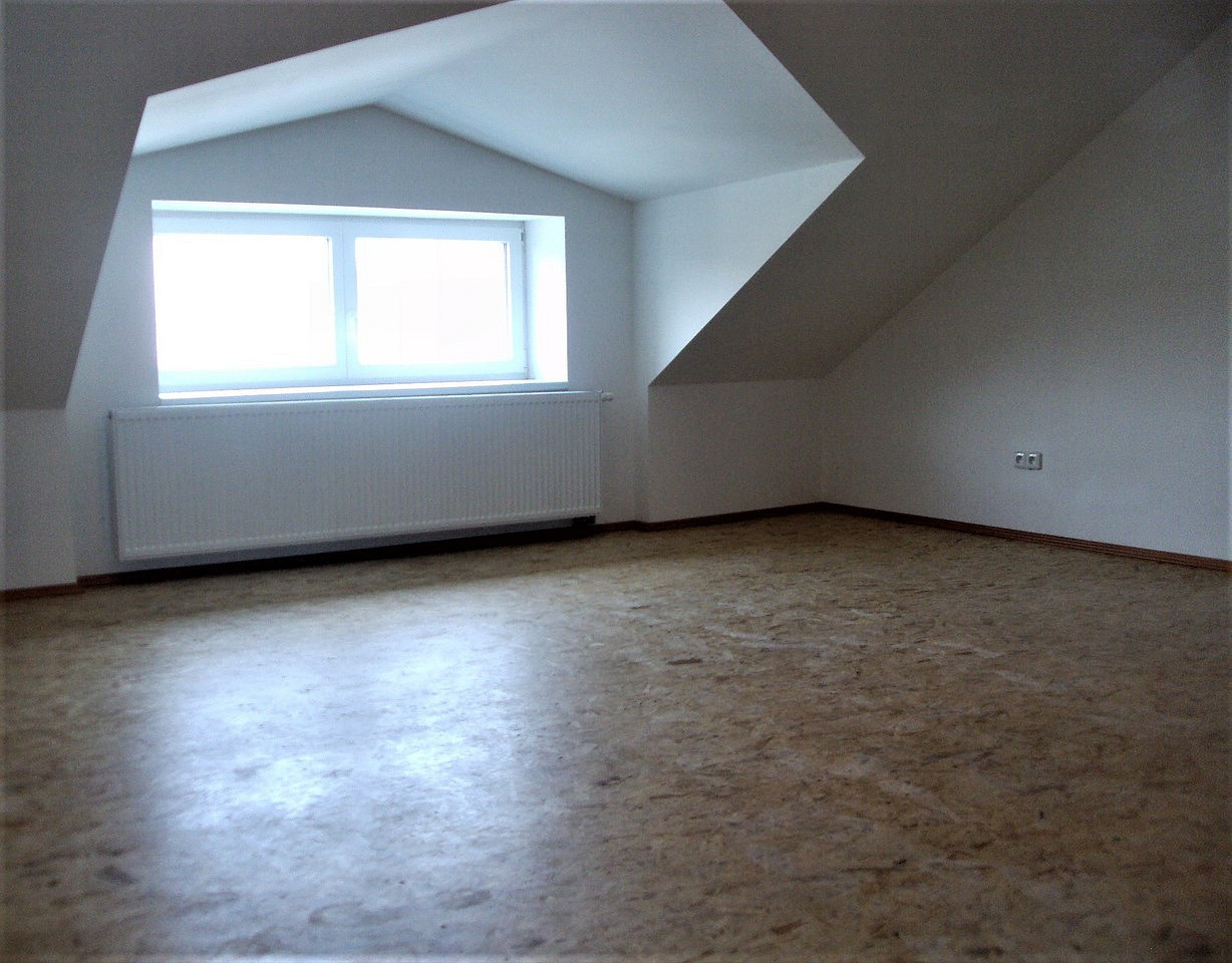 Pronájem bytu 1+kk 40 m², Slaný