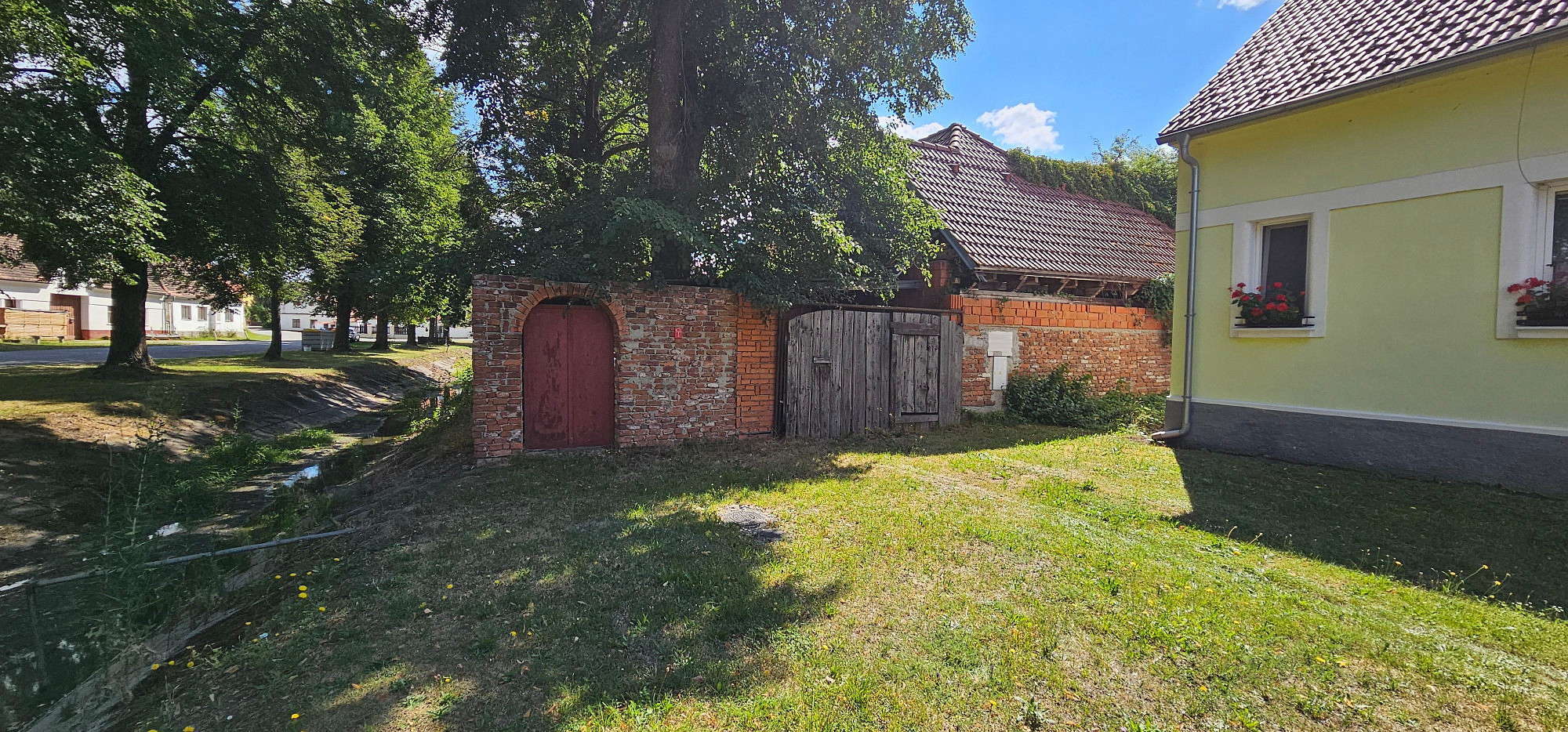 Prodej domu 198 m² s pozemkem 929 m²