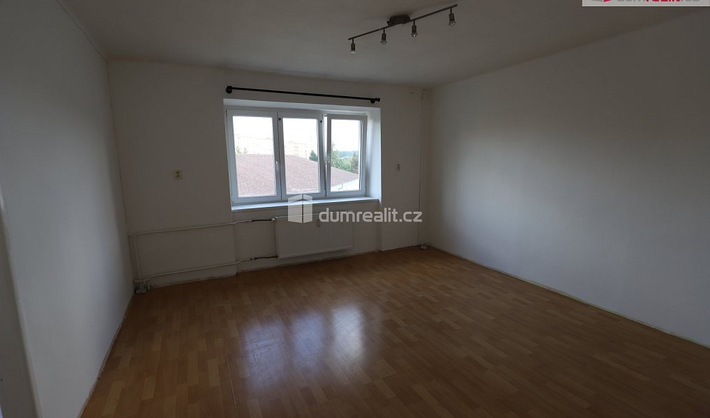 Pronájem bytu 2+1 65 m², Ostrov – náhled fotky 9