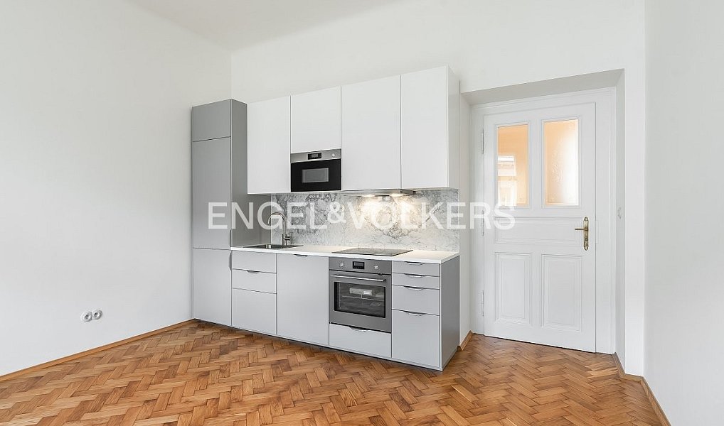Pronájem bytu 3+kk 90 m², Praha – náhled fotky 2