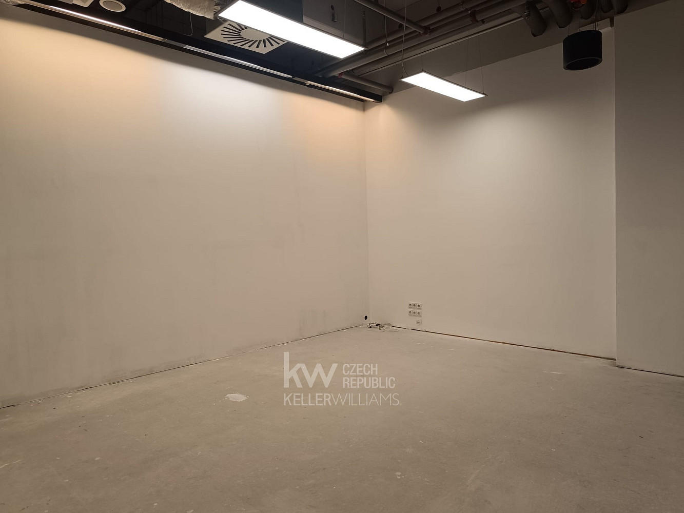 Pronájem obchodních prostor 36 m² — photo 4