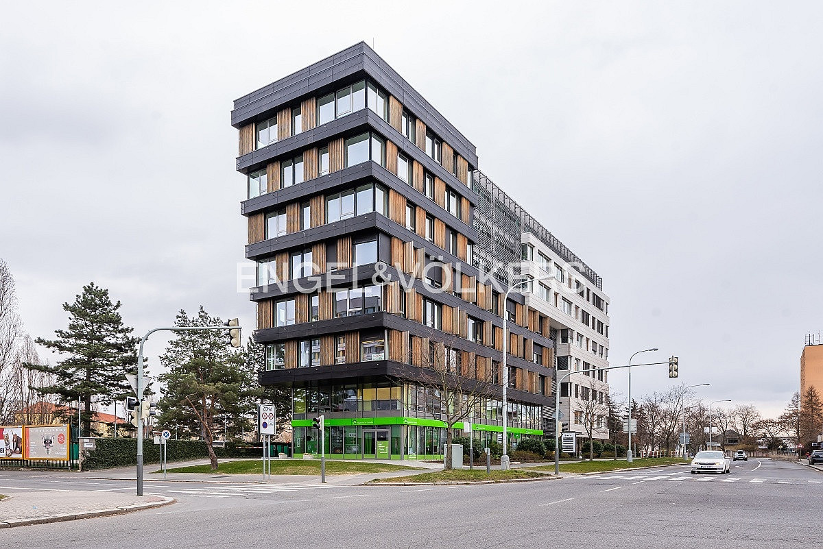 Pronájem kanceláře 531 m²