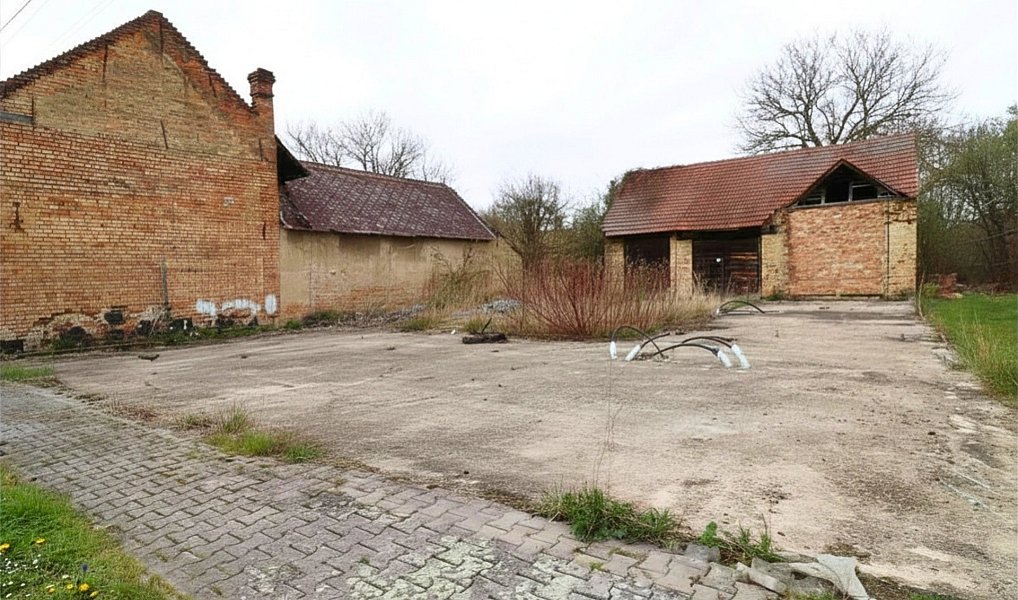Prodej stavebního pozemku 815 m², Kožušice – fotka 1 z 10