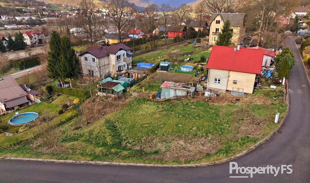 Prodej stavebního pozemku 728 m², Velké Březno – náhled fotky 2