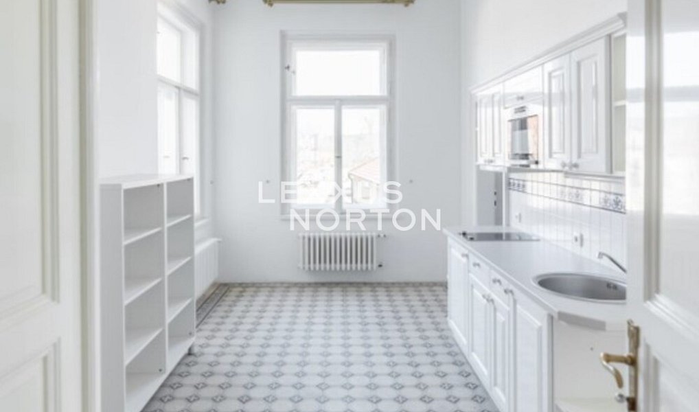 Pronájem domu 827 m² s pozemkem 8 510 m², Praha – náhled fotky 11