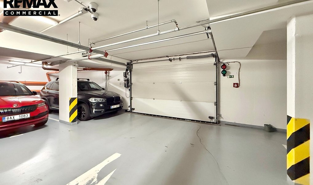 Pronájem obchodních prostor 169 m², Praha – náhled fotky 9