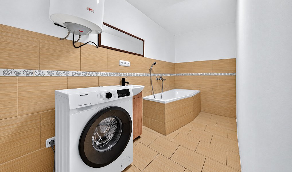 Prodej domu 175 m² s pozemkem 515 m², Zlonice – náhled fotky 15