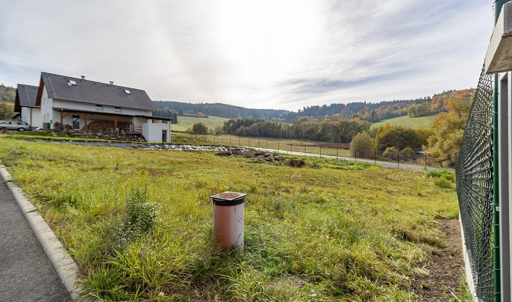 Prodej stavebního pozemku 839 m², Sušice – náhled fotky 3