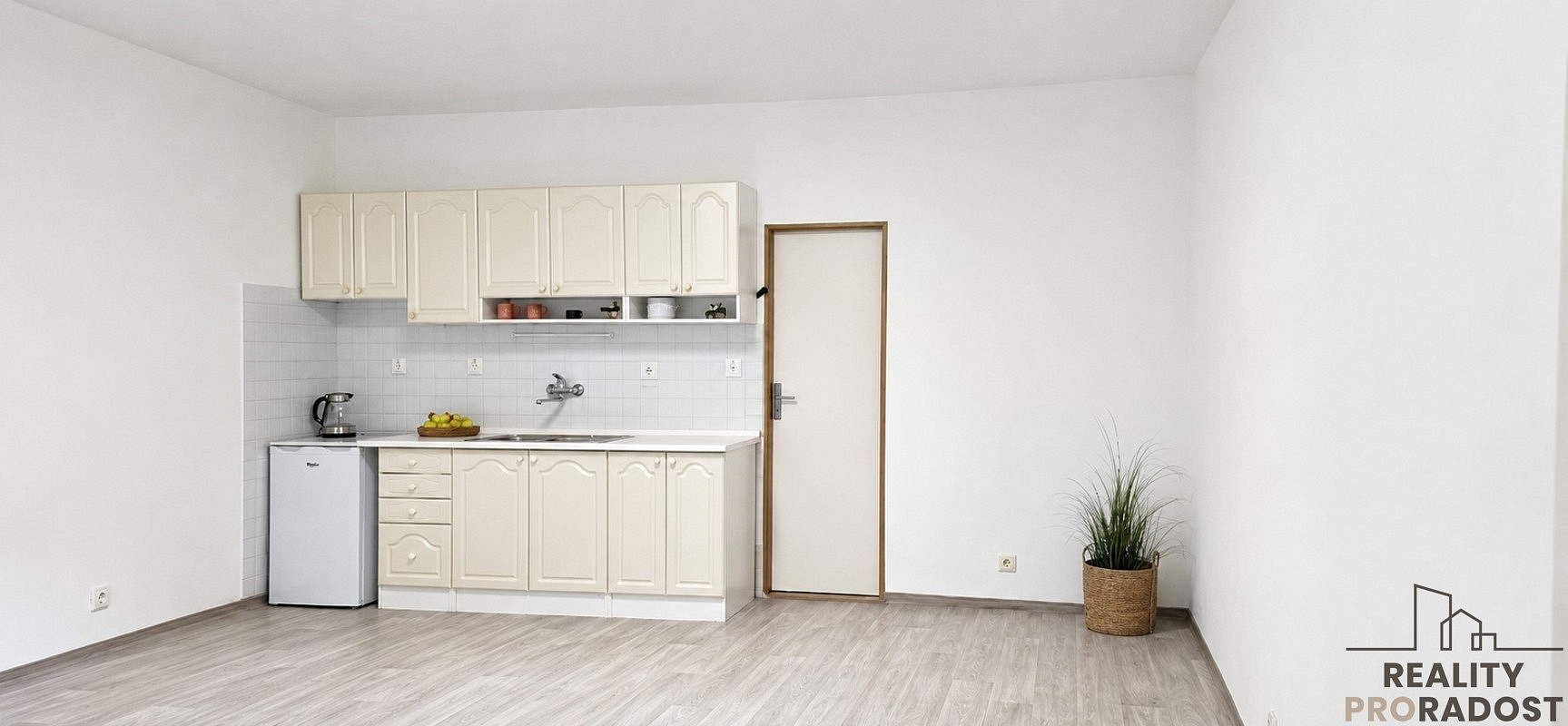 Prodej bytu 1+kk 33 m² — photo 2