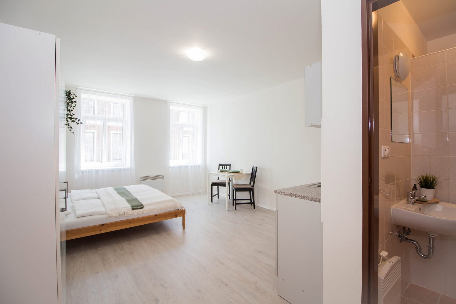 Pronájem bytu 1+kk 25 m² — photo 3