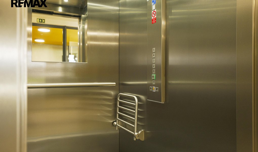 Prodej bytu 4+kk 103 m², České Budějovice – náhled fotky 34