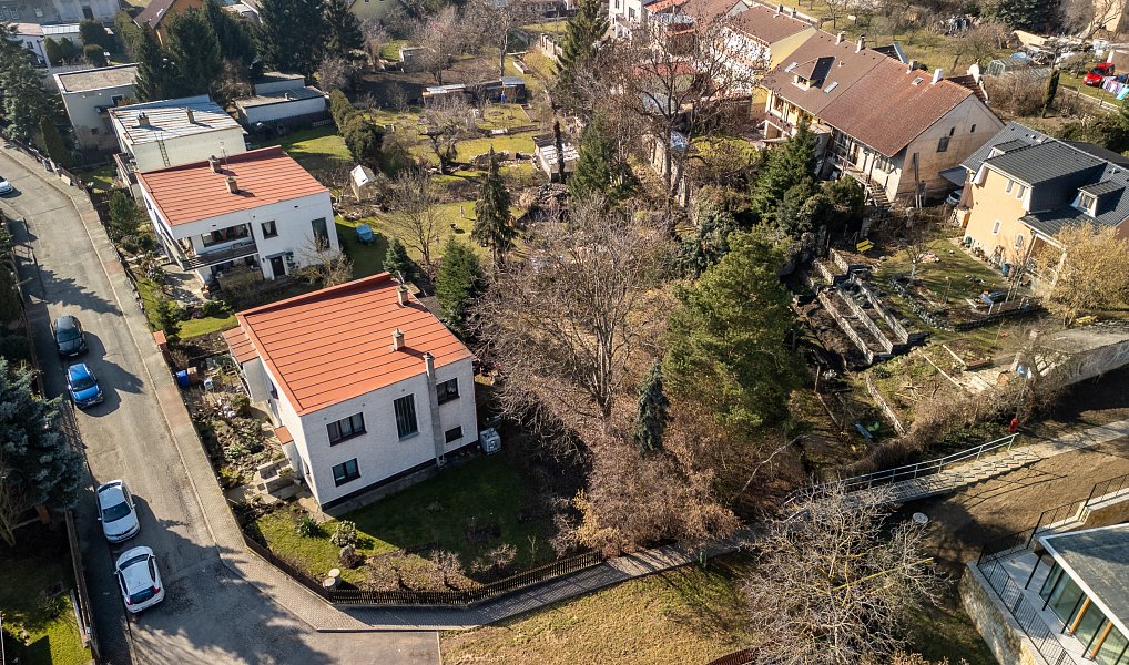 Prodej stavebního pozemku 360 m², Králův Dvůr – náhled fotky 7