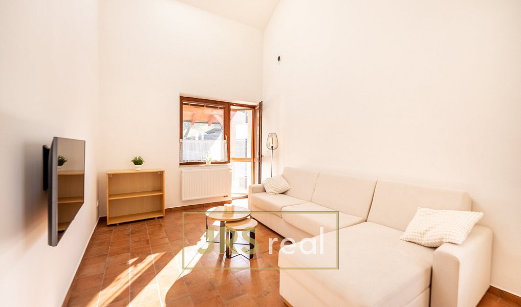 Prodej ubytovacího objektu 530 m², Kurdějov – náhled fotky 12