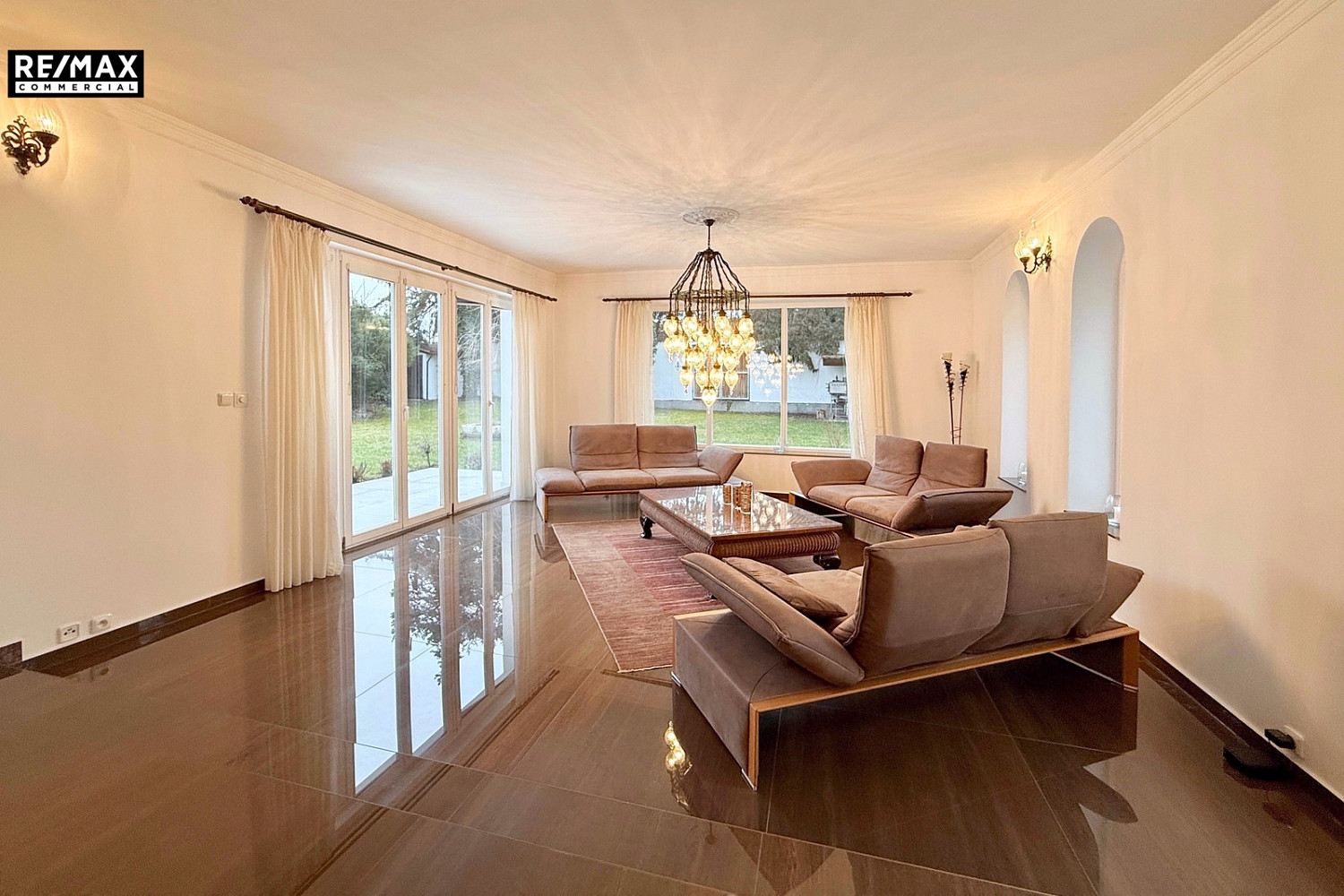 Prodej domu 355 m² s pozemkem 905 m² — photo 3
