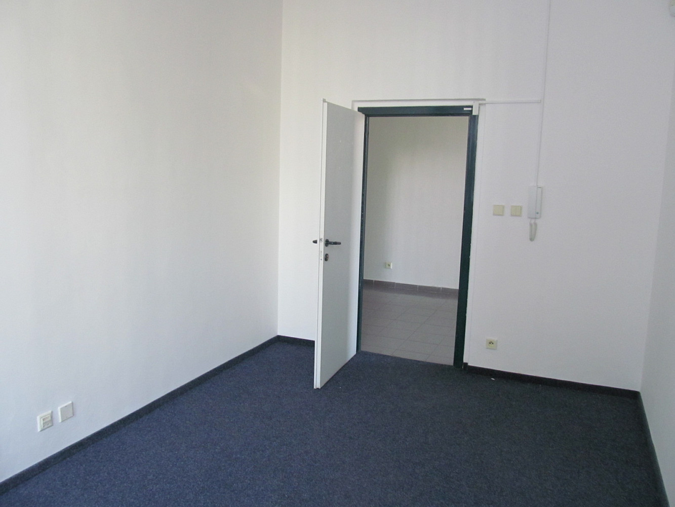 Pronájem kanceláře 18 m² – fotografie 4