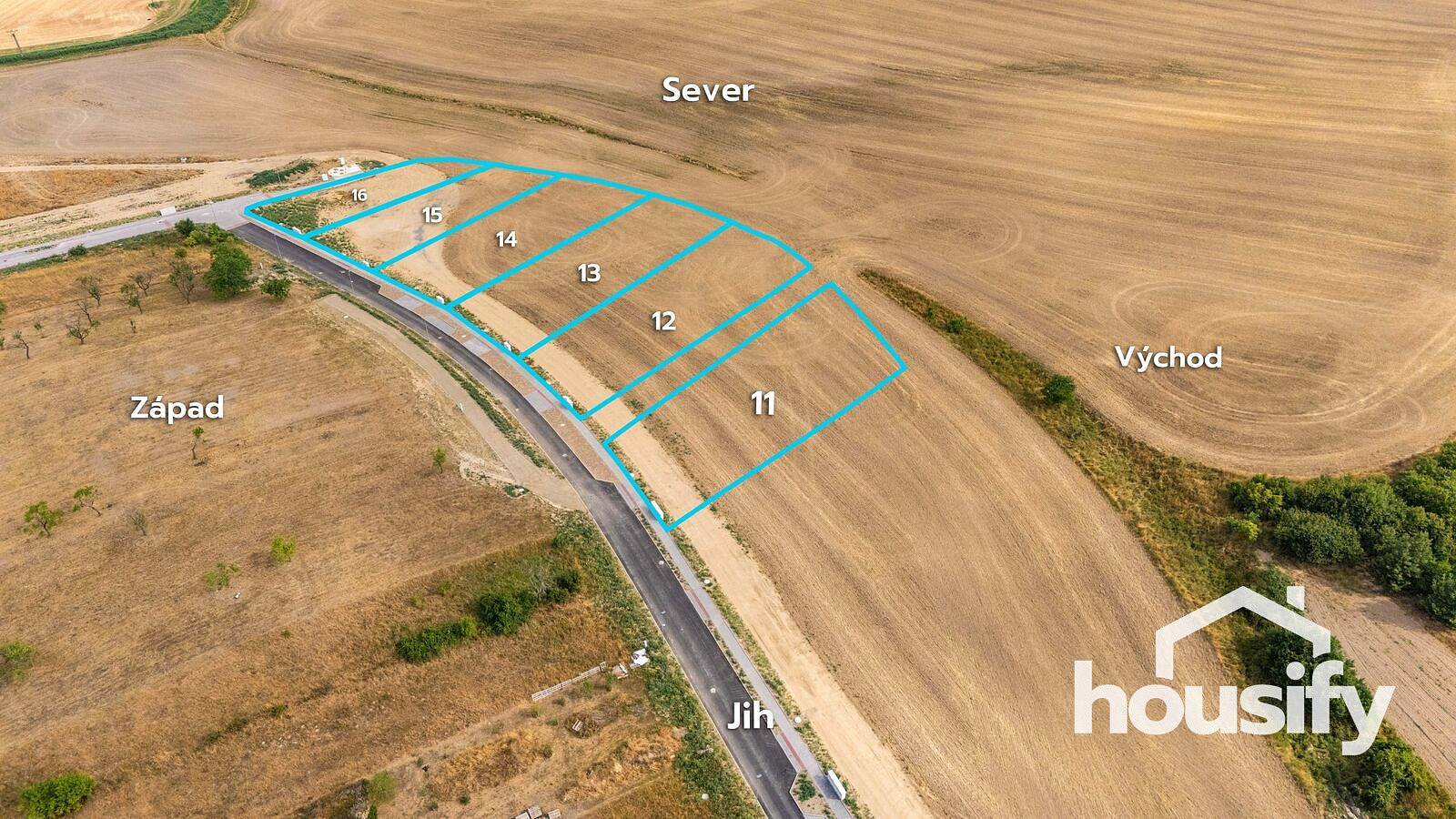 Prodej stavebního pozemku 1 595 m² – fotografie 5