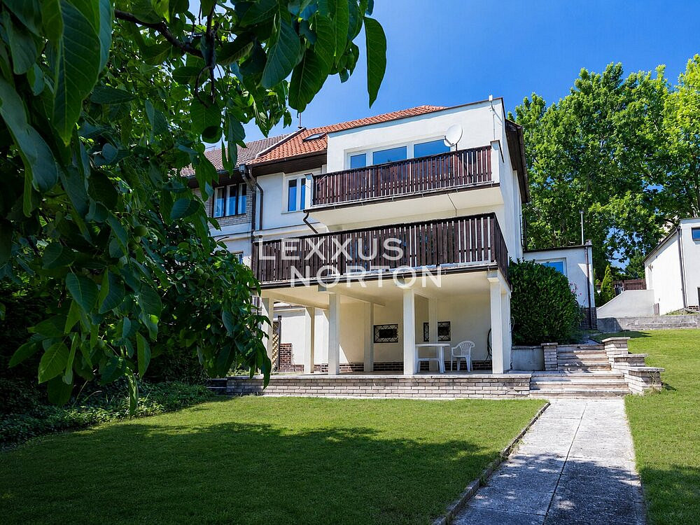 Pronájem domu 224 m² s pozemkem 858 m²