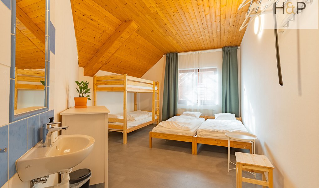 Prodej ubytovacího objektu 580 m², Oskava – náhled fotky 6