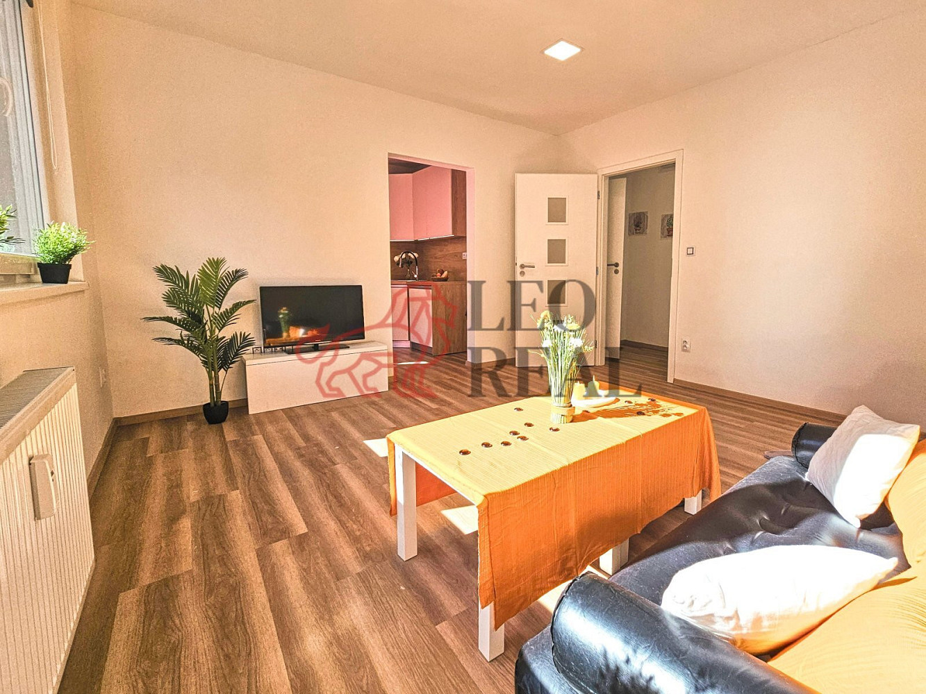 Pronájem bytu 2+1 43 m² – fotografie 2