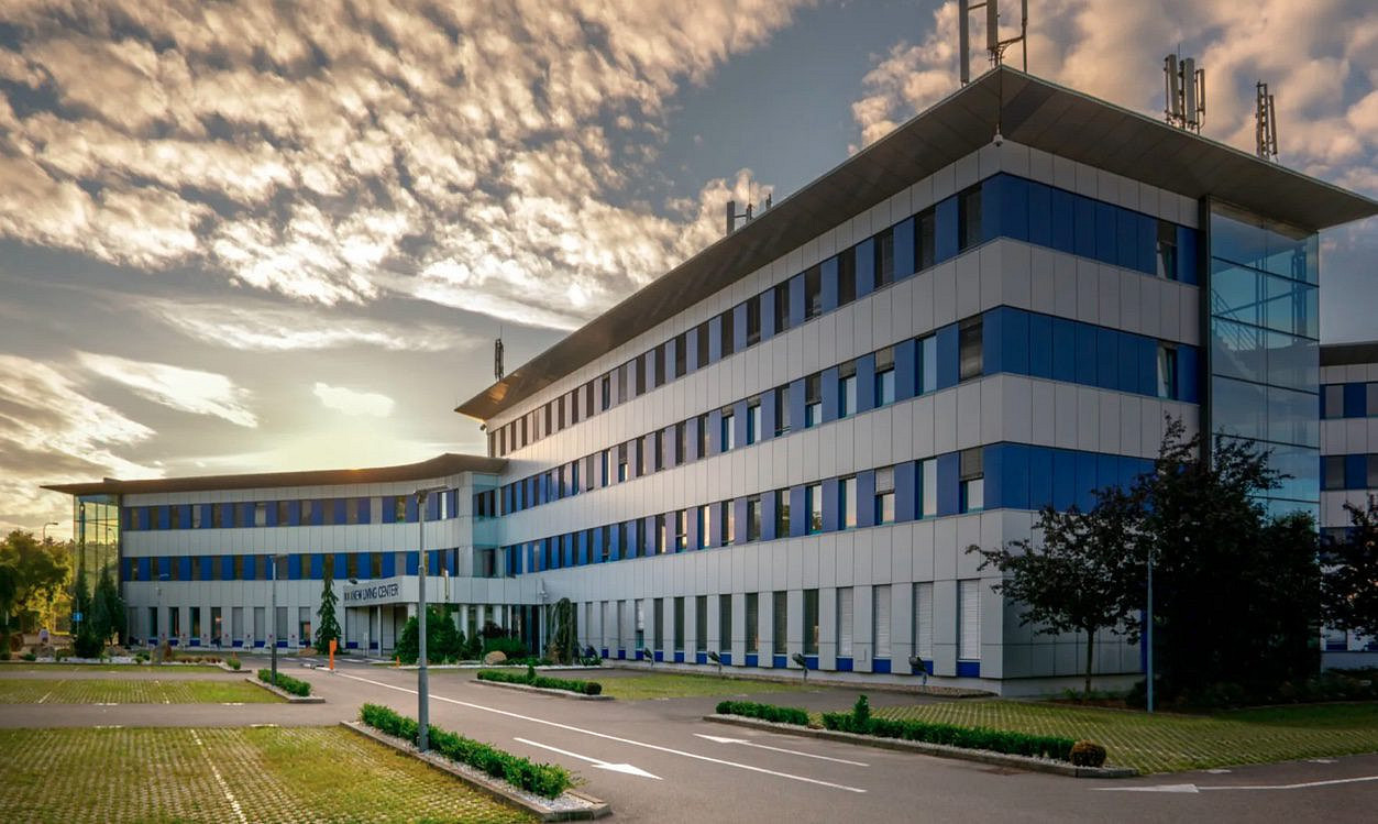 Pronájem kanceláře 242 m²