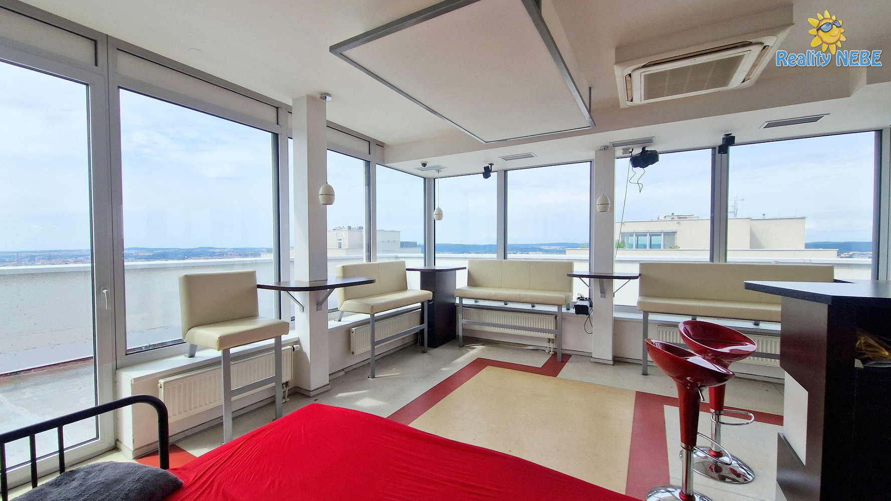 Pronájem obchodních prostor 214 m² – fotografie 3