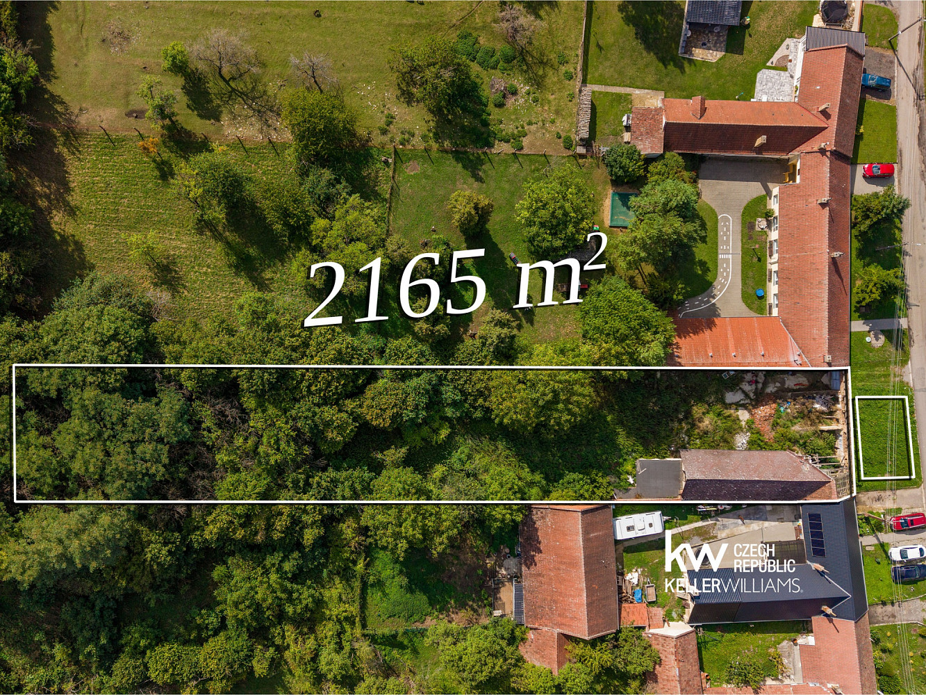 Prodej stavebního pozemku 2 165 m²