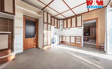 Prodej domu 438 m² s pozemkem 2 873 m², Račetice, okres Chomutov