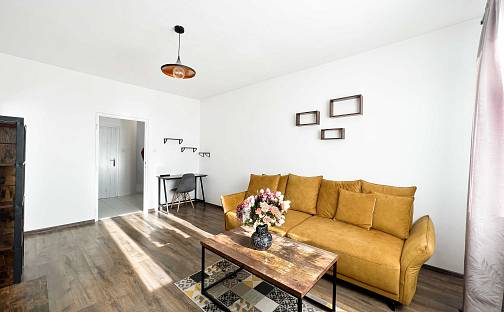 Pronájem bytu 2+1 52 m², Beethovenova, Chomutov