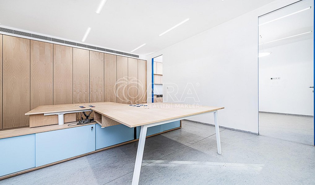 Pronájem kanceláře 240 m², Praha – náhled fotky 9